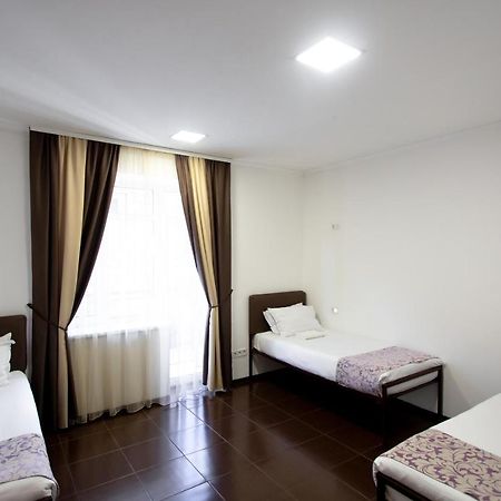 Hotel One Umanʼ Екстериор снимка