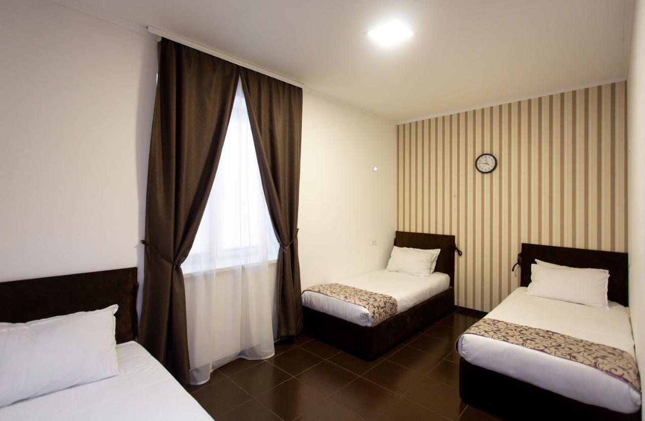Hotel One Umanʼ Екстериор снимка