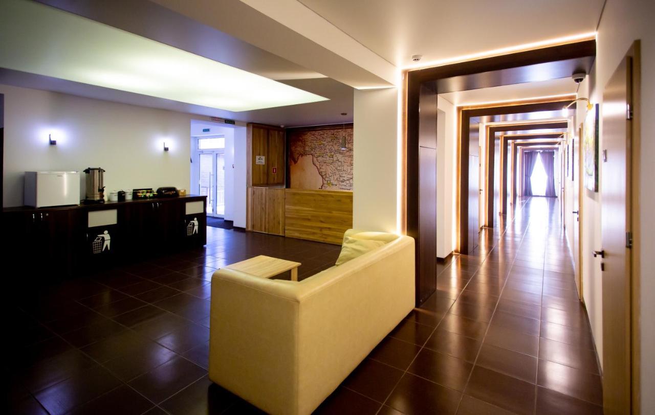Hotel One Umanʼ Екстериор снимка
