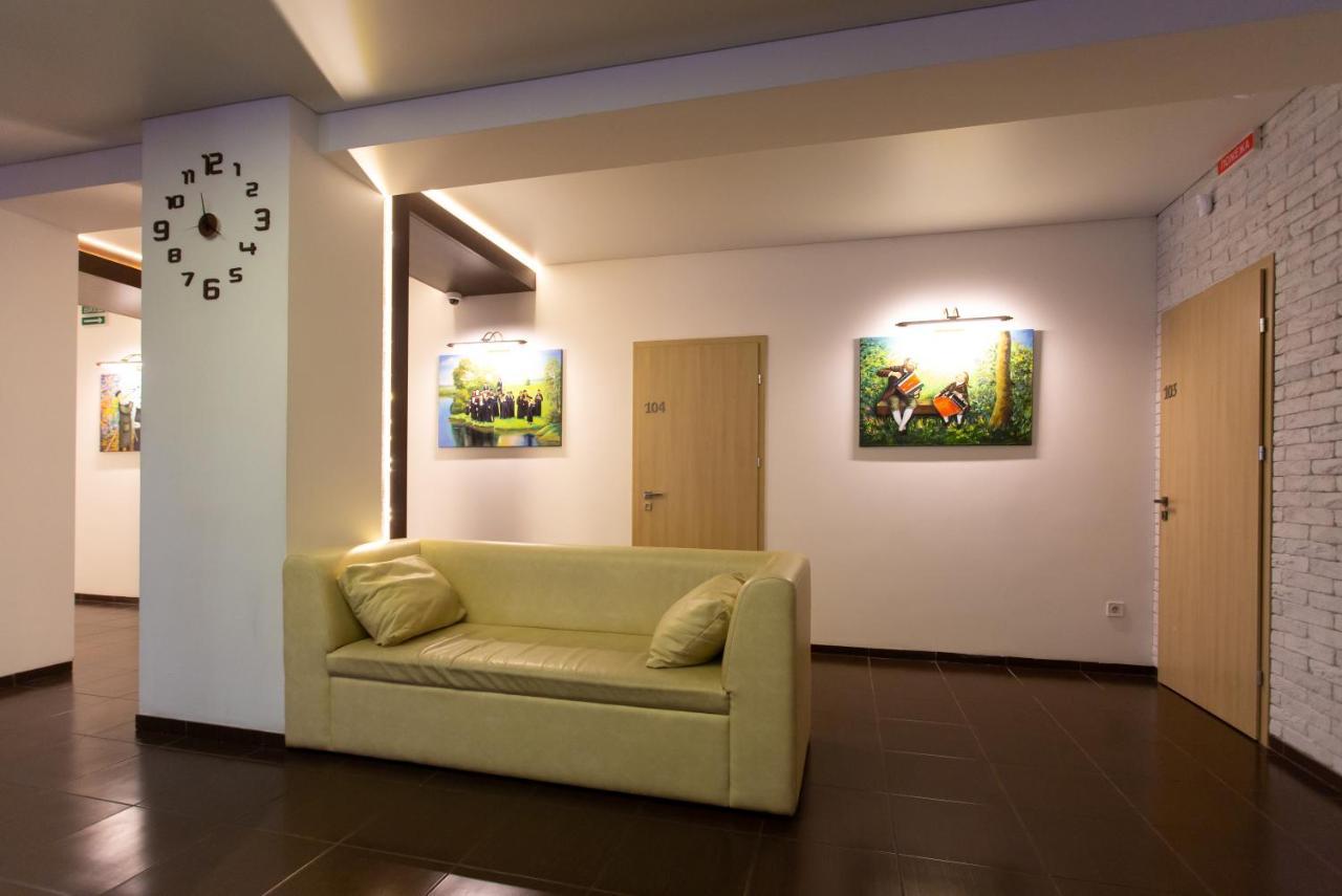 Hotel One Umanʼ Екстериор снимка