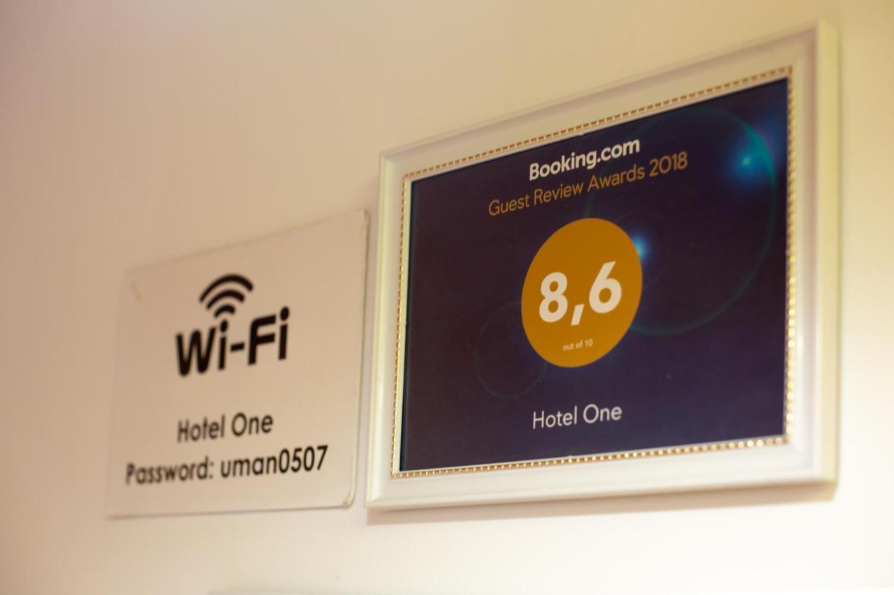 Hotel One Umanʼ Екстериор снимка