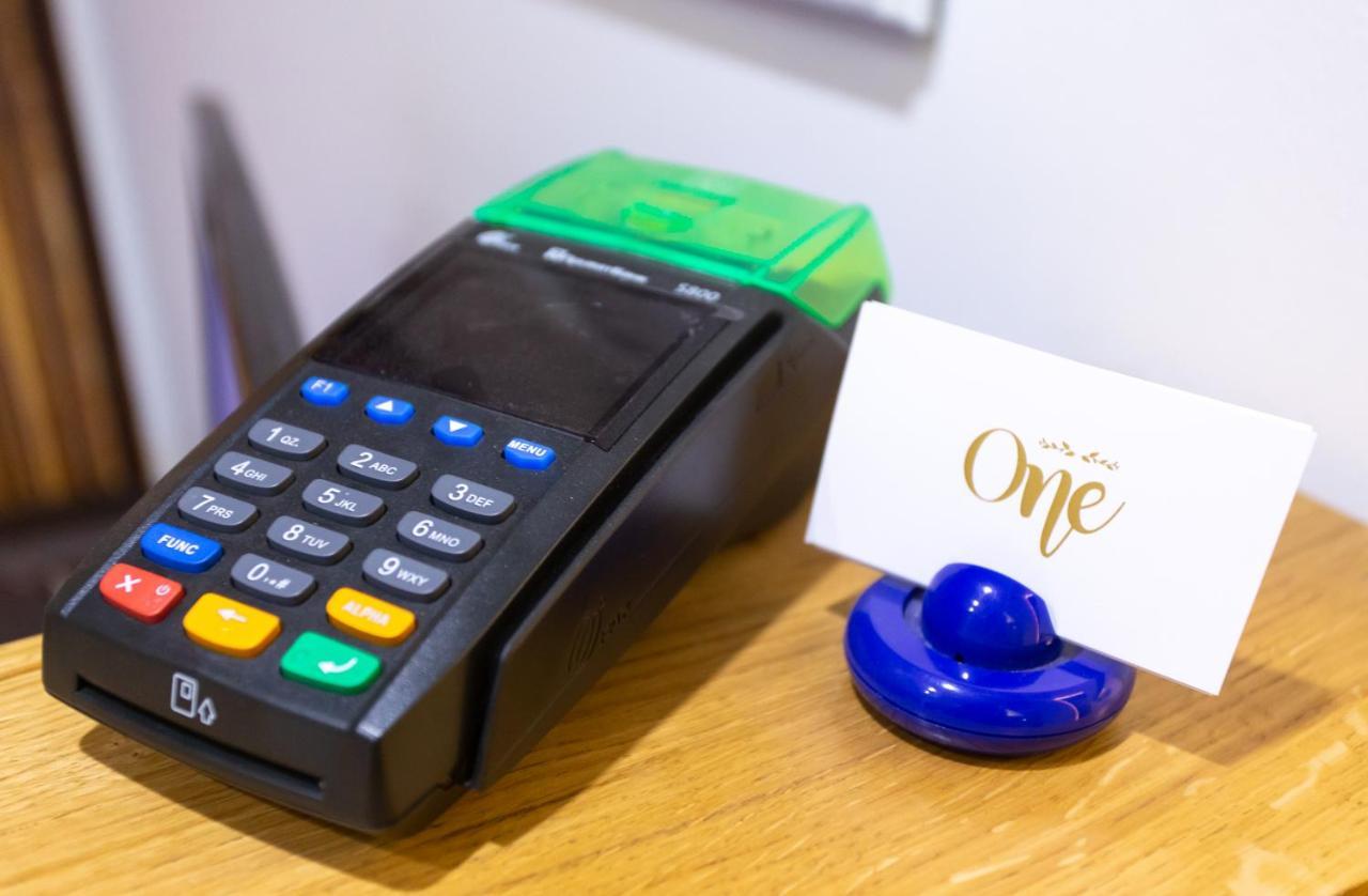 Hotel One Umanʼ Екстериор снимка